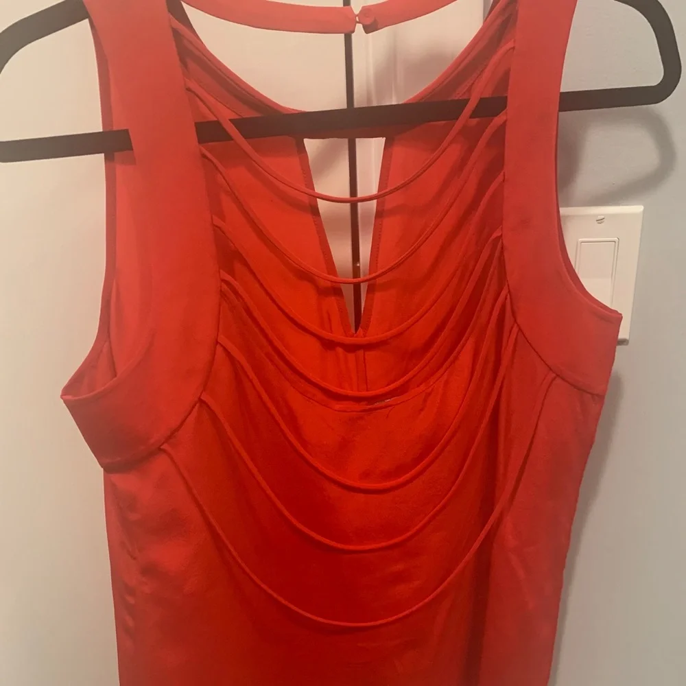 Red Top - Picture 2 of 6
